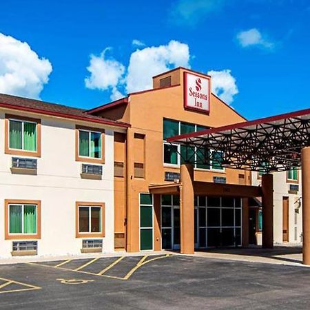 Seasons Inn Traverse City Extérieur photo