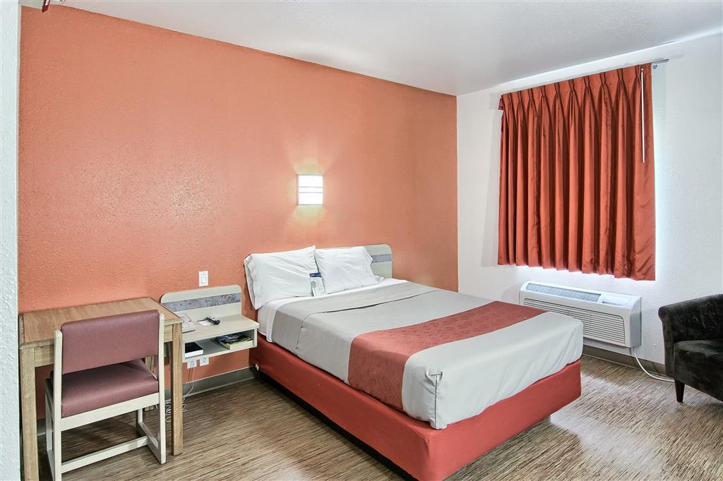 Seasons Inn Traverse City Chambre photo
