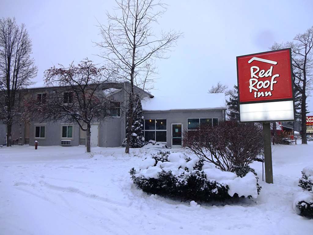 Seasons Inn Traverse City Extérieur photo