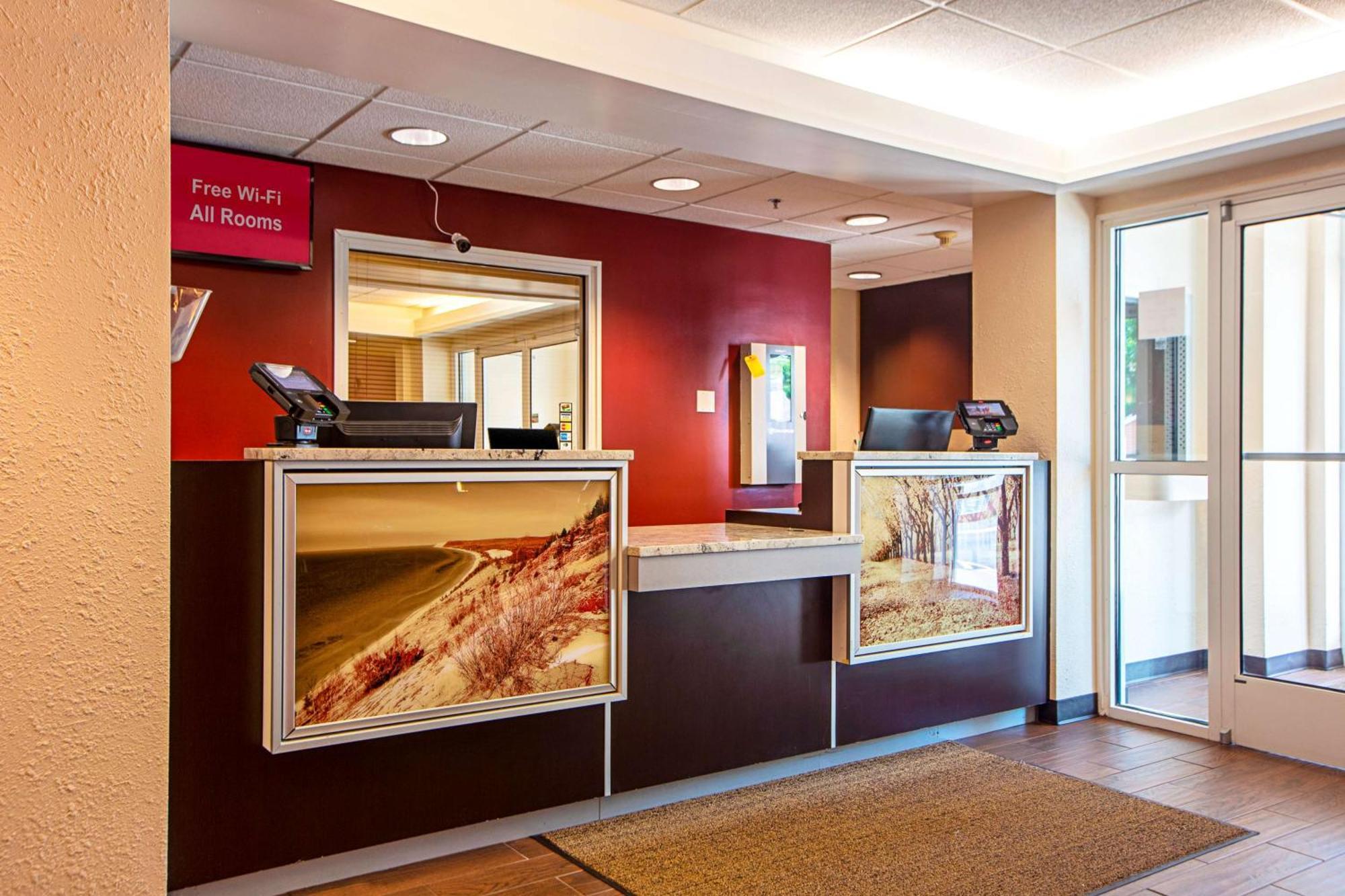 Seasons Inn Traverse City Extérieur photo