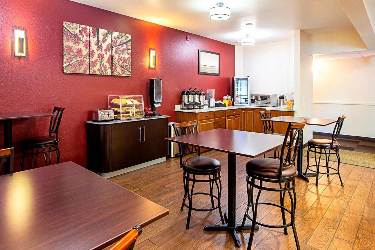 Seasons Inn Traverse City Extérieur photo